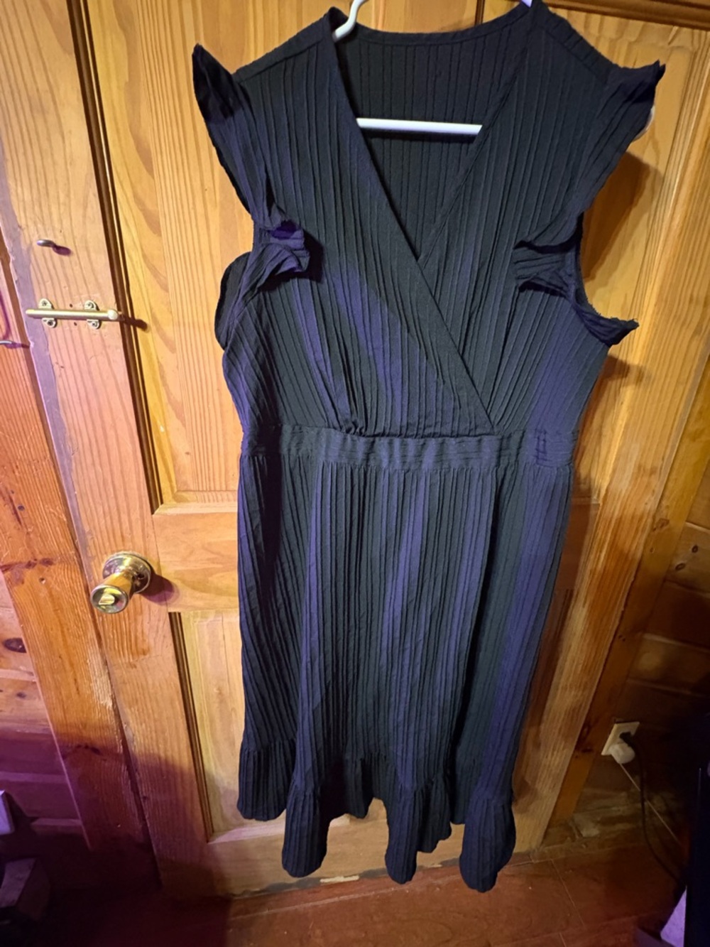 (Trash) 
Women's Black Pleated V‑Neck Midi Dress